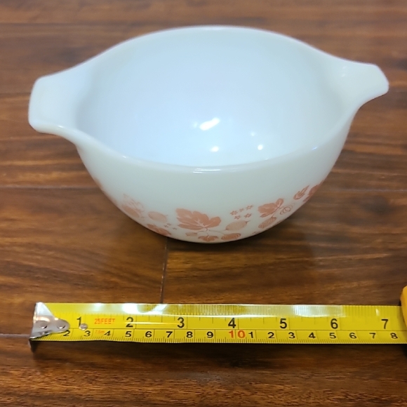 Vintage Pyrex Dish - Picture 3 of 5